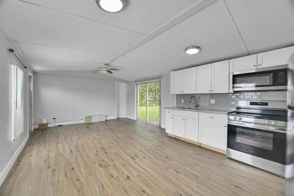 585 NW Avenue D Moore Haven, FL 33471