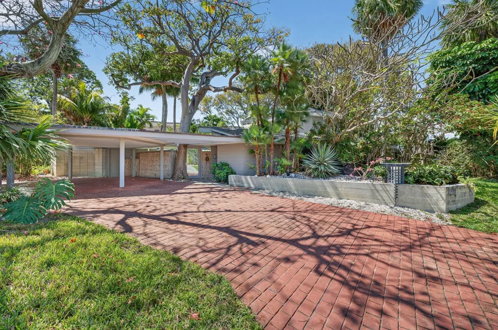 2040 Coral Reef Drive Lauderdale By The Sea, FL 33062