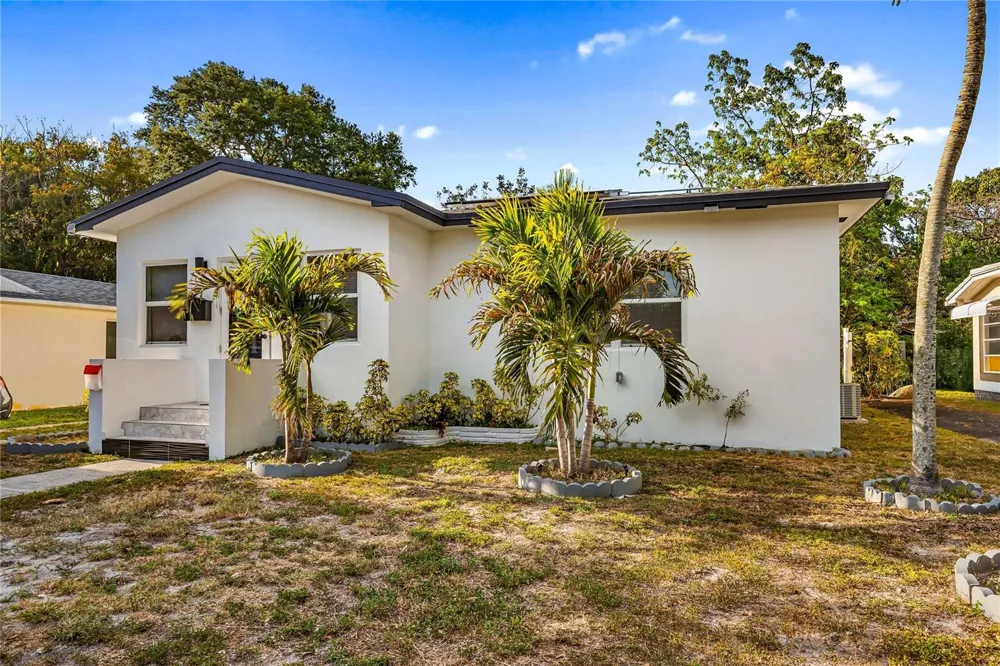 218 SW 7th Street Dania Beach, FL 33004