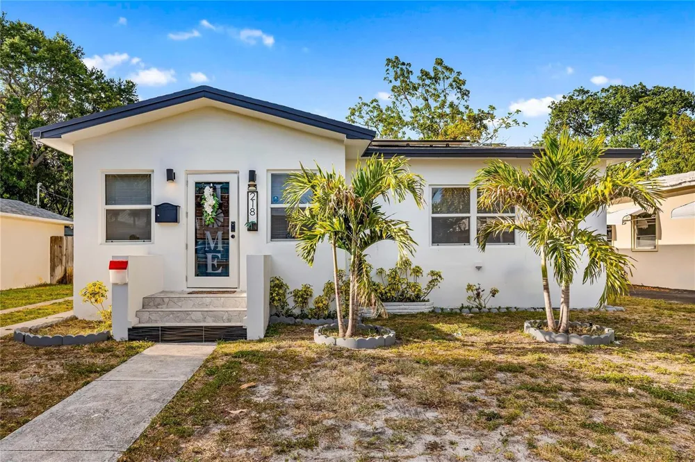 218 SW 7th Street Dania Beach, FL 33004