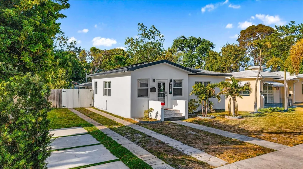 218 SW 7th Street Dania Beach, FL 33004