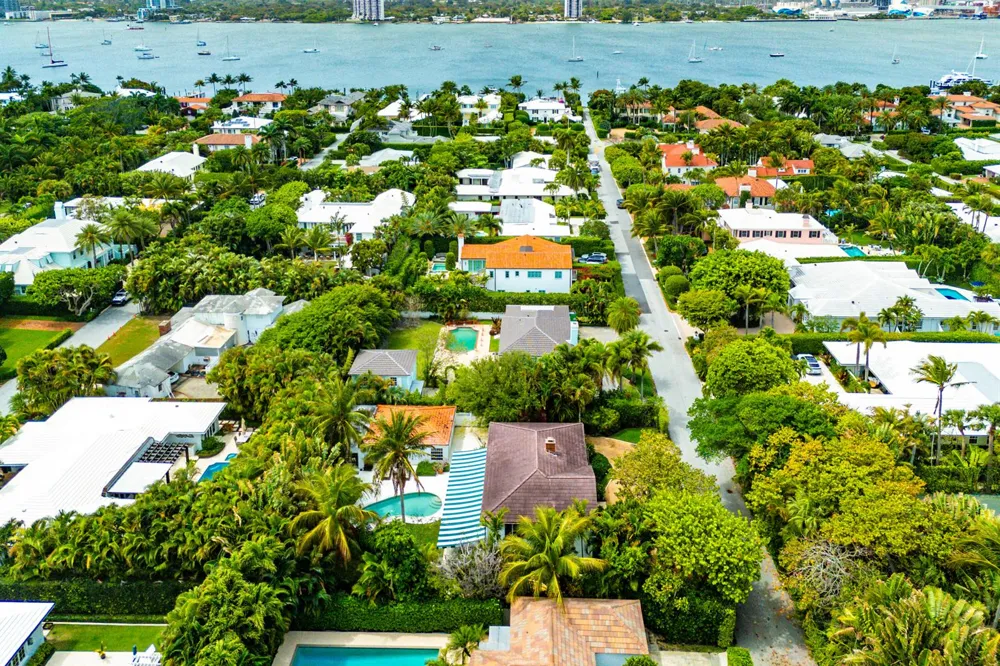 210 Merrain Road Palm Beach, FL 33480