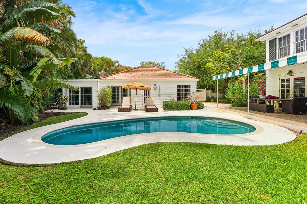 210 Merrain Road Palm Beach, FL 33480
