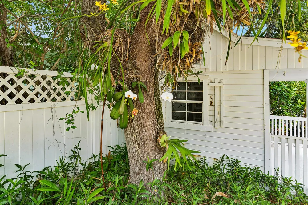 210 Merrain Road Palm Beach, FL 33480