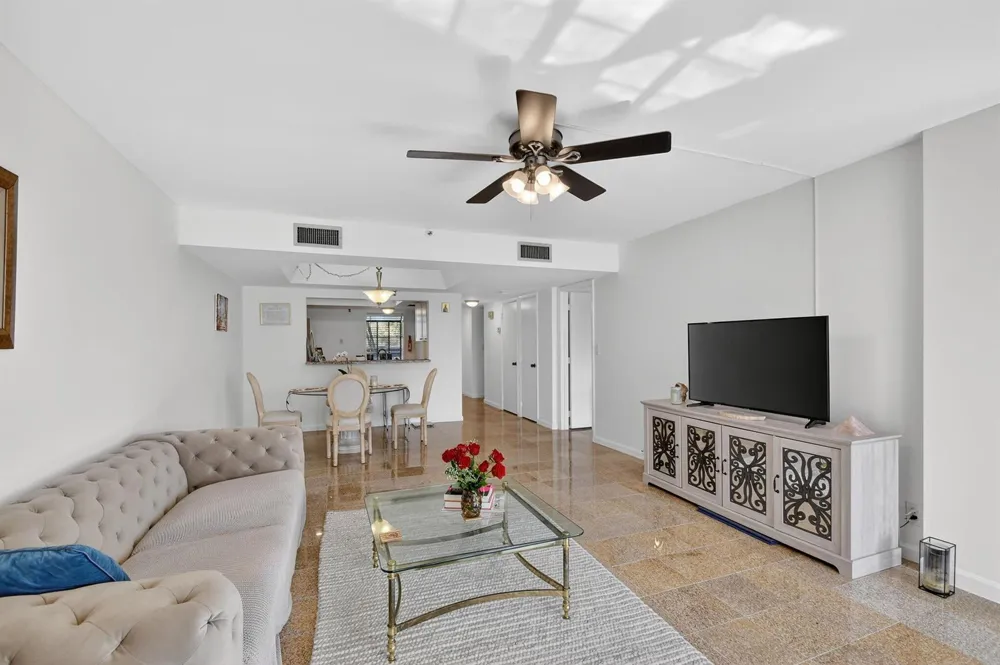 7030 Half Moon Circle #117 Hypoluxo, FL 33462