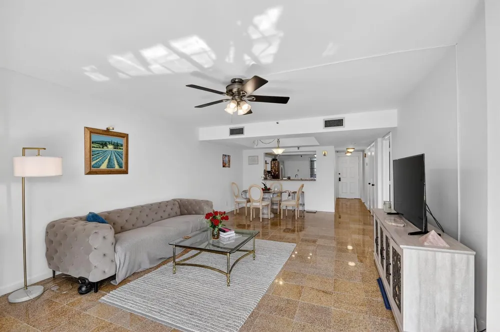 7030 Half Moon Circle #117 Hypoluxo, FL 33462