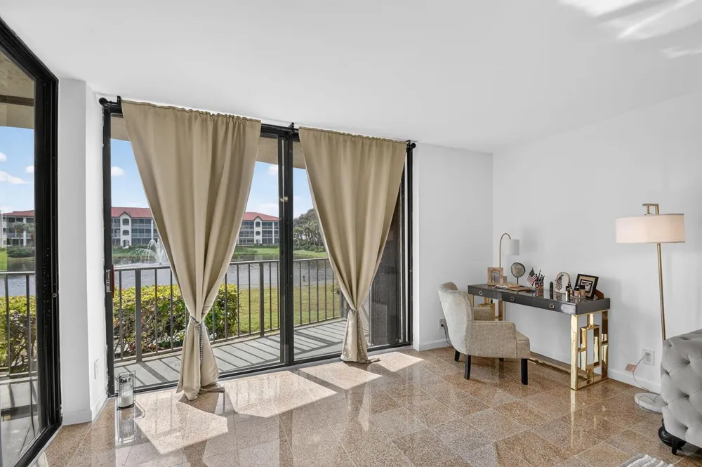 7030 Half Moon Circle #117 Hypoluxo, FL 33462