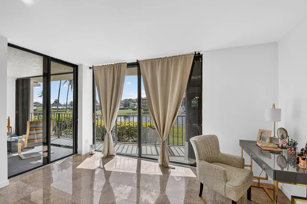 7030 Half Moon Circle #117 Hypoluxo, FL 33462