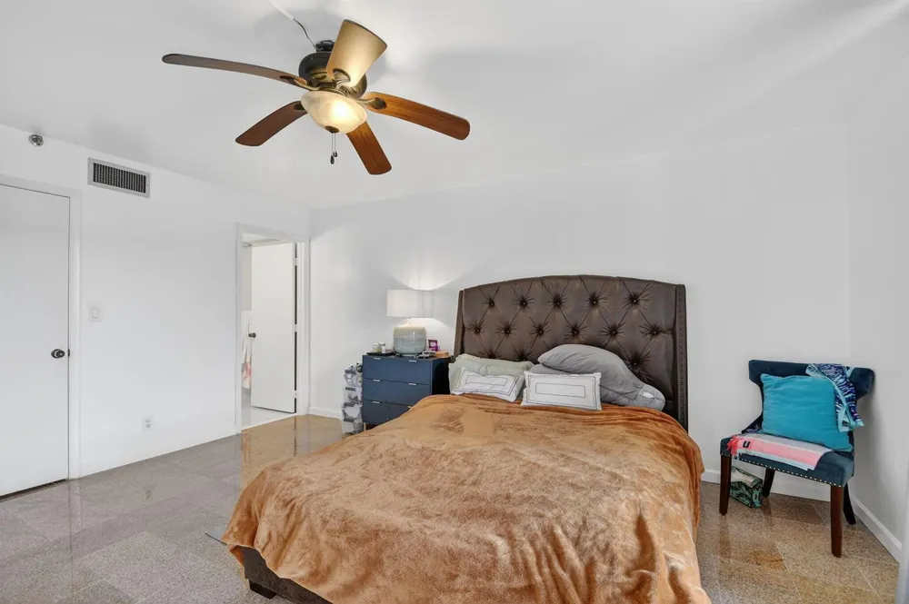 7030 Half Moon Circle #117 Hypoluxo, FL 33462