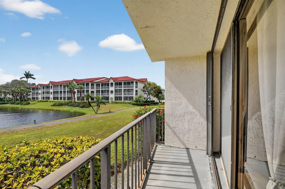 7030 Half Moon Circle #117 Hypoluxo, FL 33462