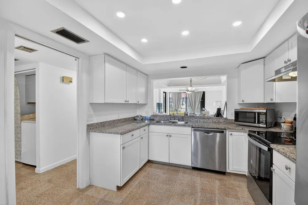 7030 Half Moon Circle #117 Hypoluxo, FL 33462