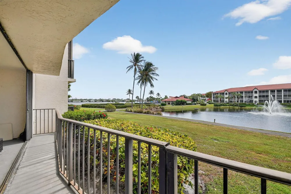 7030 Half Moon Circle #117 Hypoluxo, FL 33462