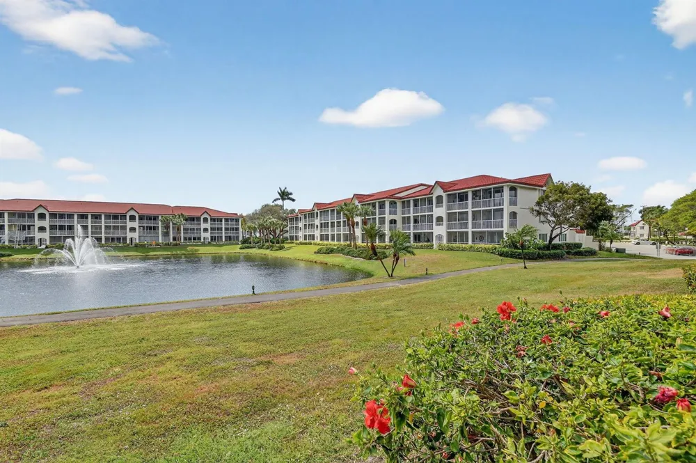 7030 Half Moon Circle #117 Hypoluxo, FL 33462