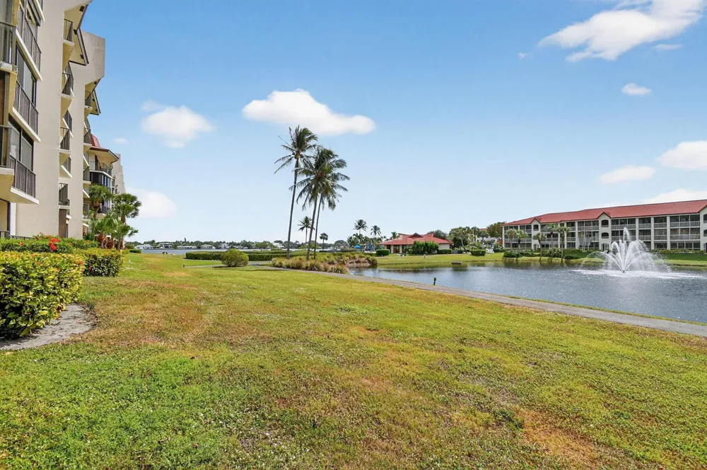 7030 Half Moon Circle #117 Hypoluxo, FL 33462