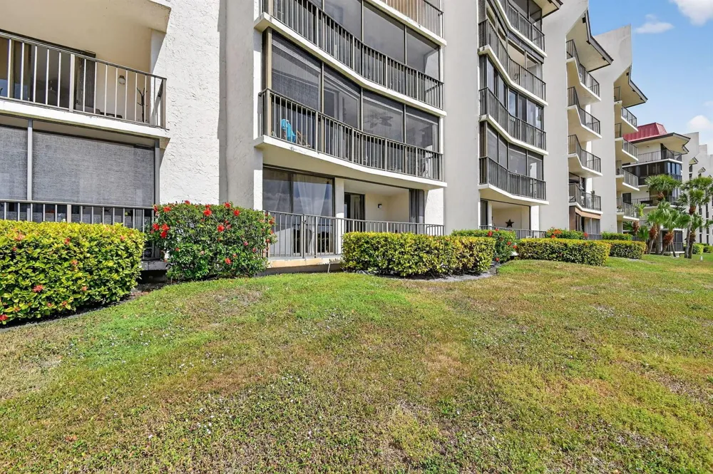 7030 Half Moon Circle #117 Hypoluxo, FL 33462