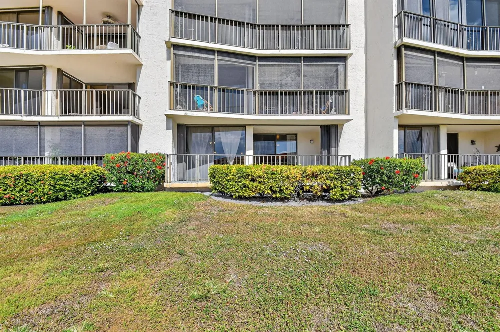 7030 Half Moon Circle #117 Hypoluxo, FL 33462