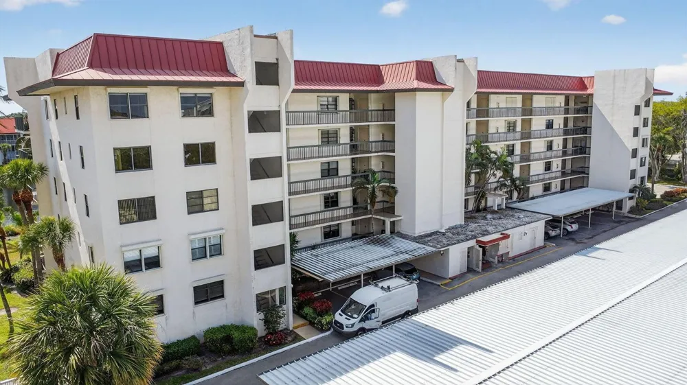 7030 Half Moon Circle #117 Hypoluxo, FL 33462