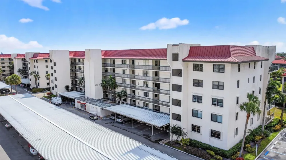 7030 Half Moon Circle #117 Hypoluxo, FL 33462