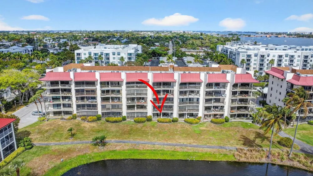 7030 Half Moon Circle #117 Hypoluxo, FL 33462