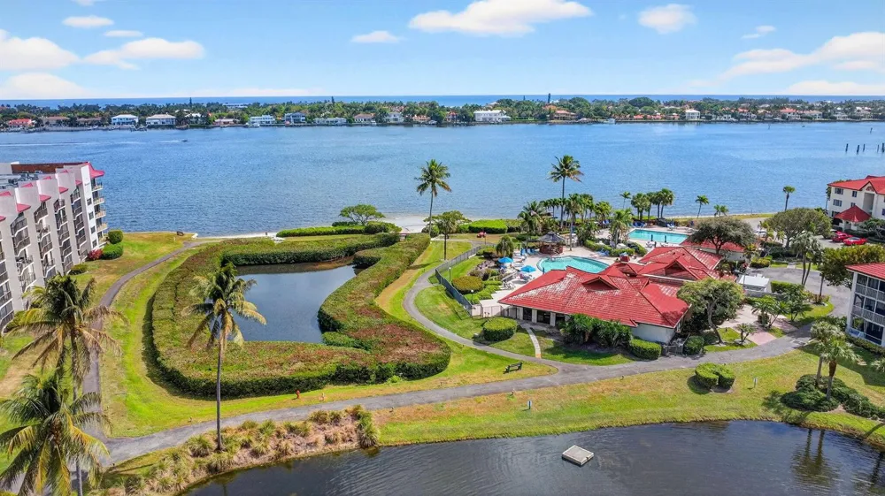7030 Half Moon Circle #117 Hypoluxo, FL 33462