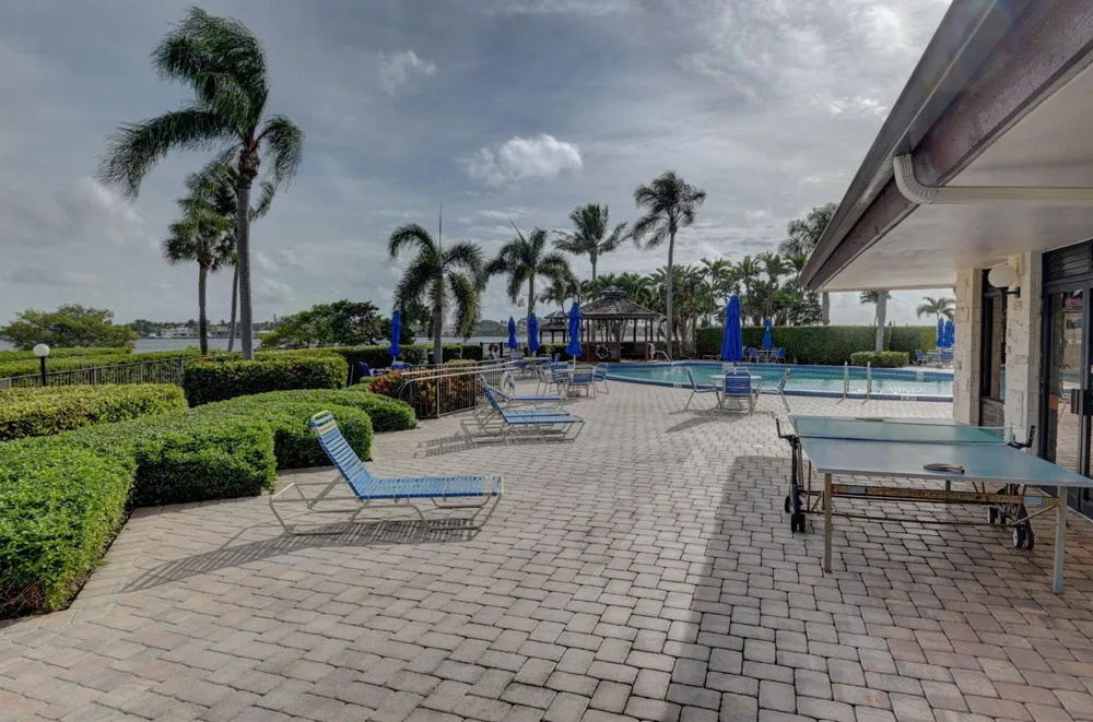 7030 Half Moon Circle #117 Hypoluxo, FL 33462