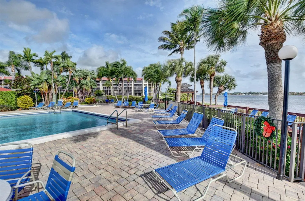 7030 Half Moon Circle #117 Hypoluxo, FL 33462