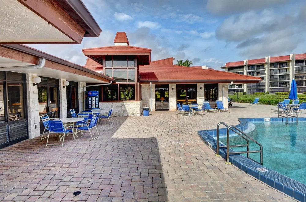 7030 Half Moon Circle #117 Hypoluxo, FL 33462