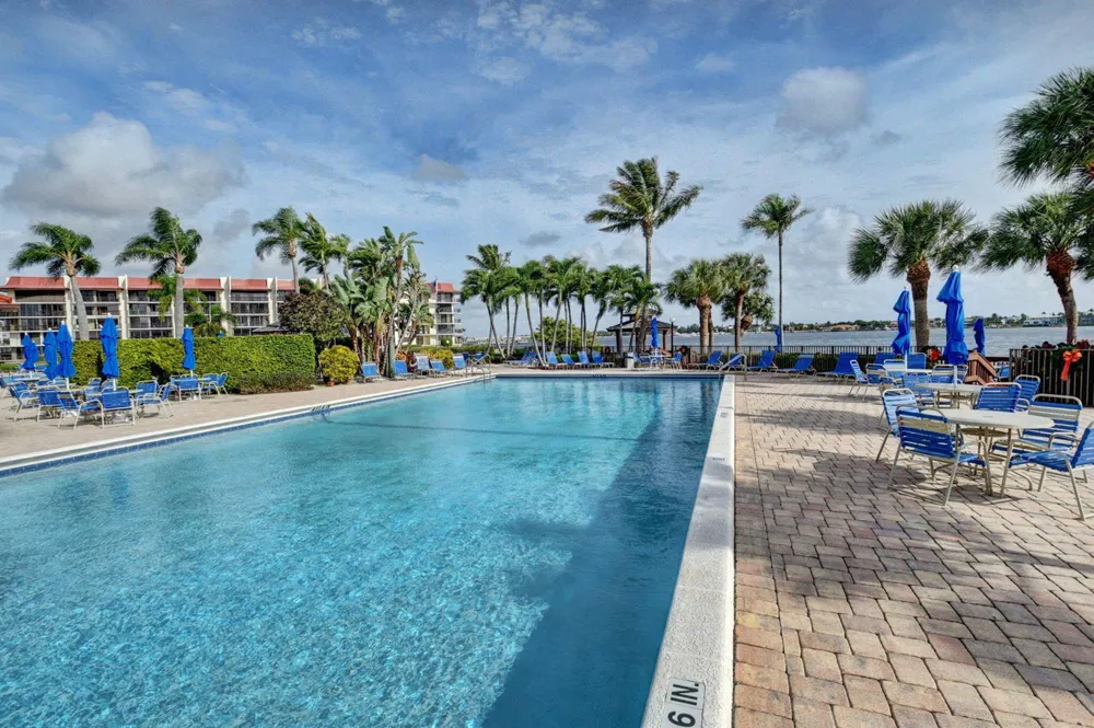 7030 Half Moon Circle #117 Hypoluxo, FL 33462
