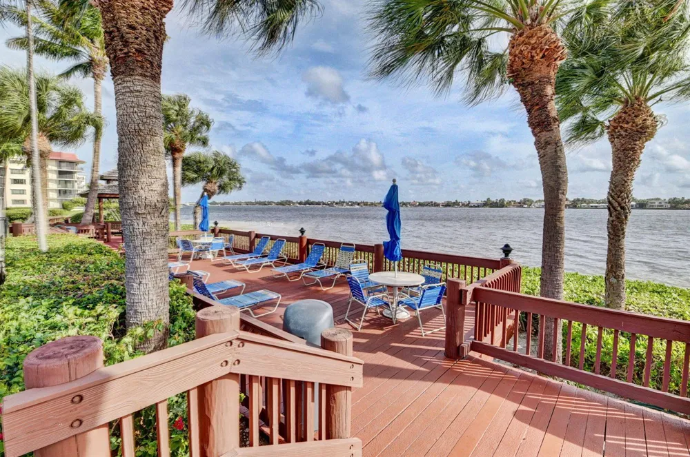 7030 Half Moon Circle #117 Hypoluxo, FL 33462