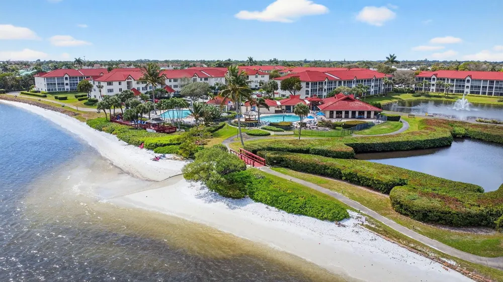 7030 Half Moon Circle #117 Hypoluxo, FL 33462