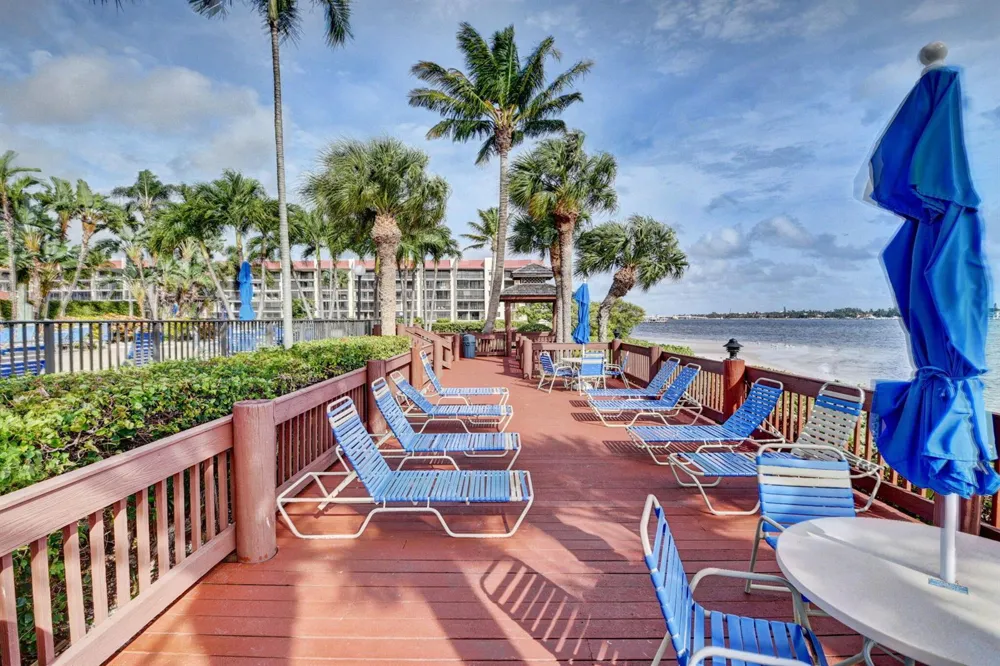 7030 Half Moon Circle #117 Hypoluxo, FL 33462