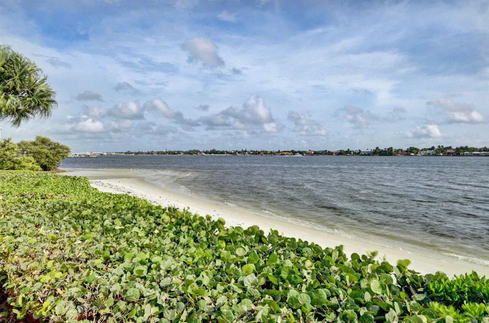7030 Half Moon Circle #117 Hypoluxo, FL 33462