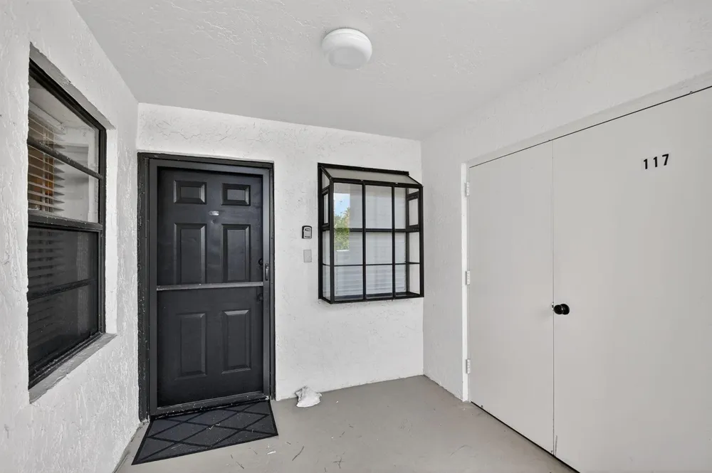7030 Half Moon Circle #117 Hypoluxo, FL 33462