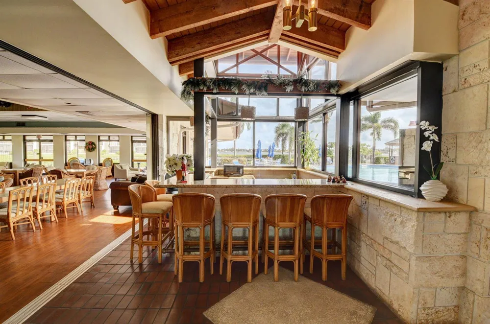 7030 Half Moon Circle #117 Hypoluxo, FL 33462