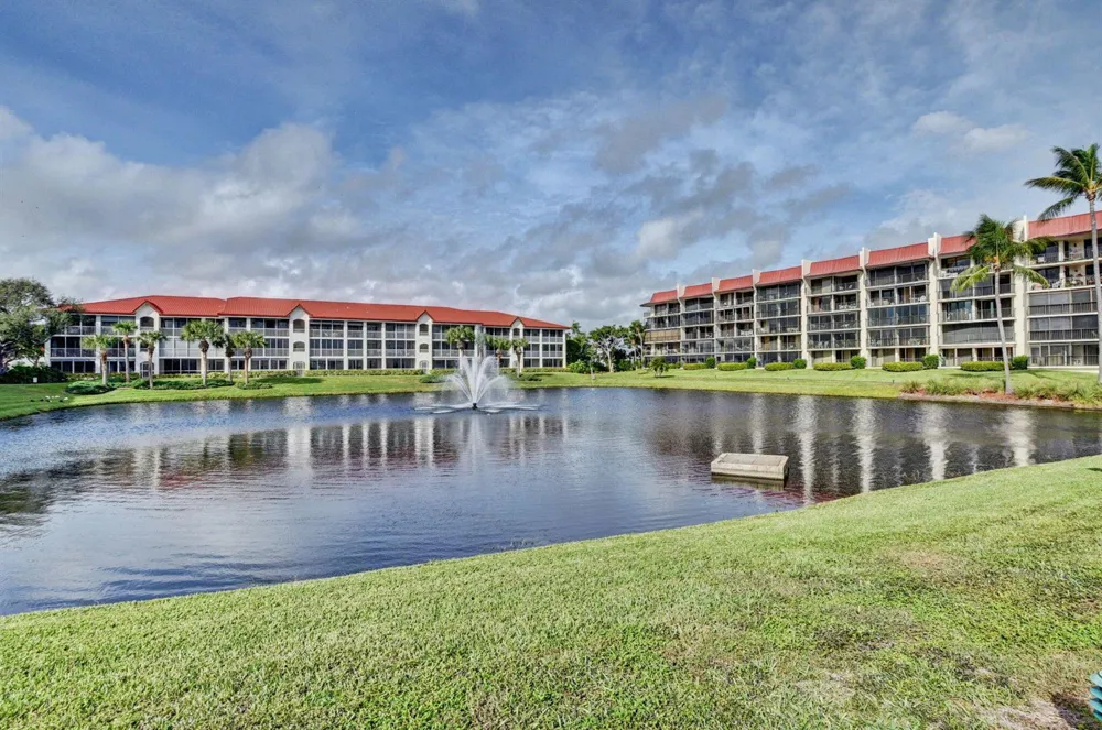 7030 Half Moon Circle #117 Hypoluxo, FL 33462