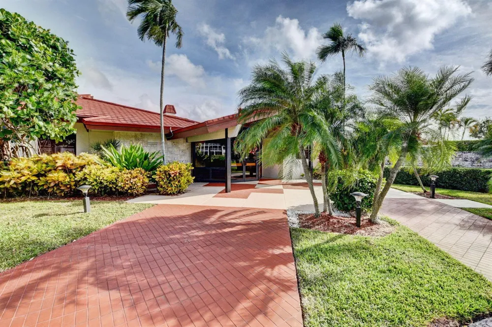 7030 Half Moon Circle #117 Hypoluxo, FL 33462