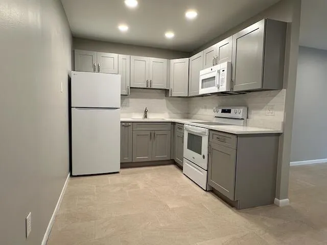 1741 3rd Ave Avenue #6 