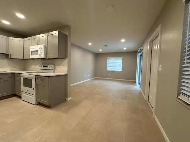 1741 3rd Ave Avenue #6 