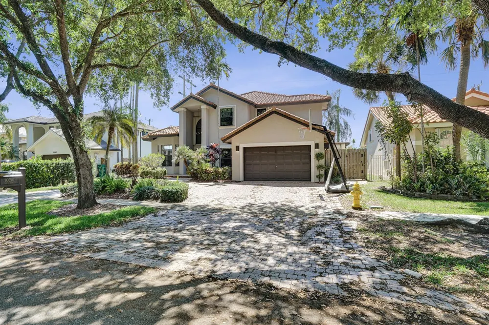 10650 Paris Street Cooper City, FL 33026