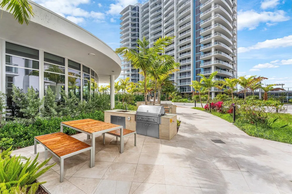 220 Lake Shore Drive #1508 Lake Park, FL 33403