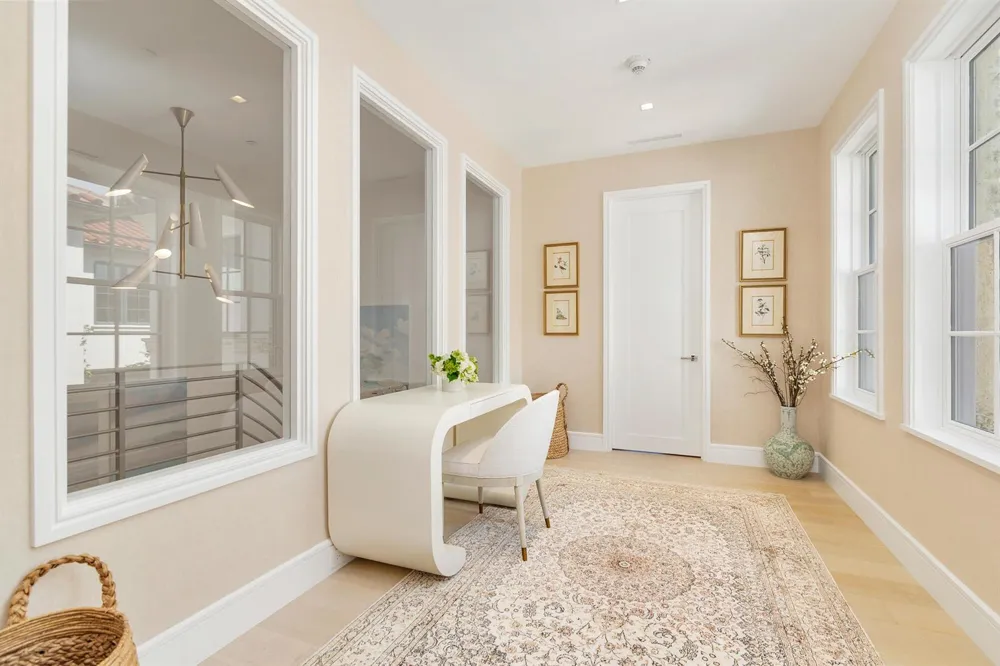 5 Via Flagler Palm Beach, FL 33480