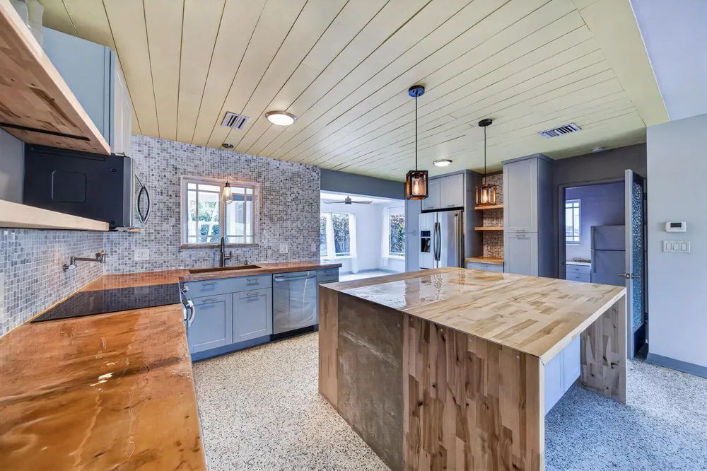 818 NW 28th Court Wilton Manors, FL 33311