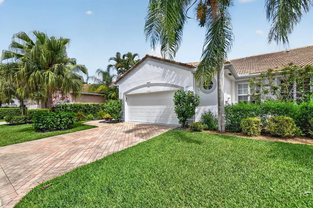 4634 Carlton Golf Drive Lake Worth, FL 33449