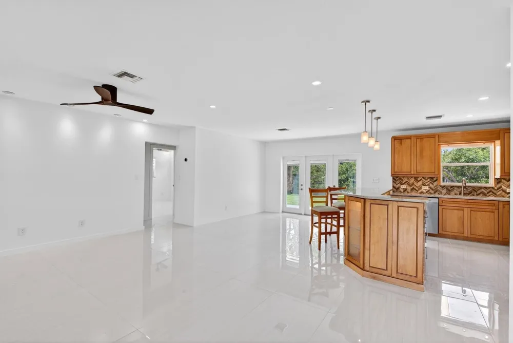 648 NW 30th Court Wilton Manors, FL 33311