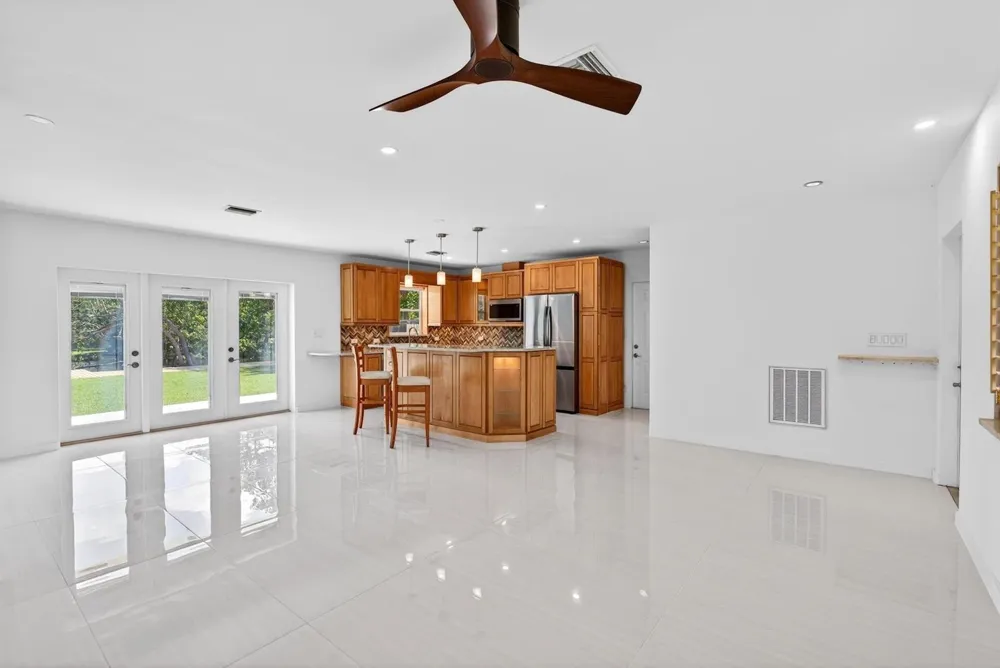 648 NW 30th Court Wilton Manors, FL 33311