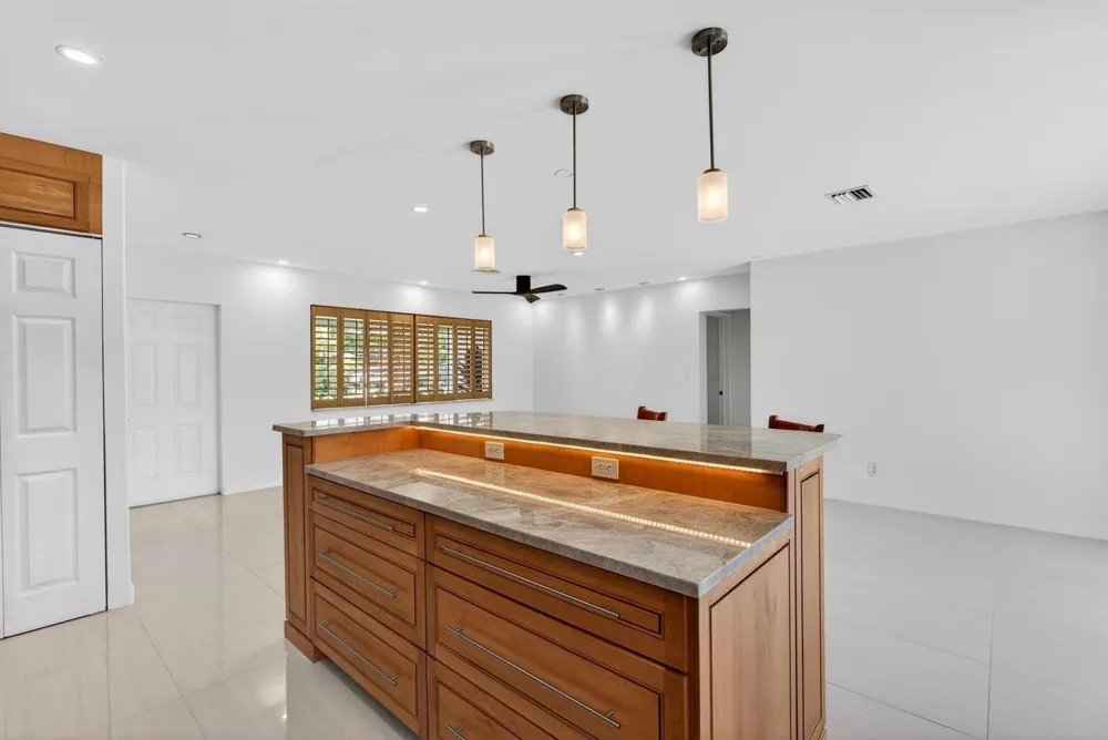 648 NW 30th Court Wilton Manors, FL 33311