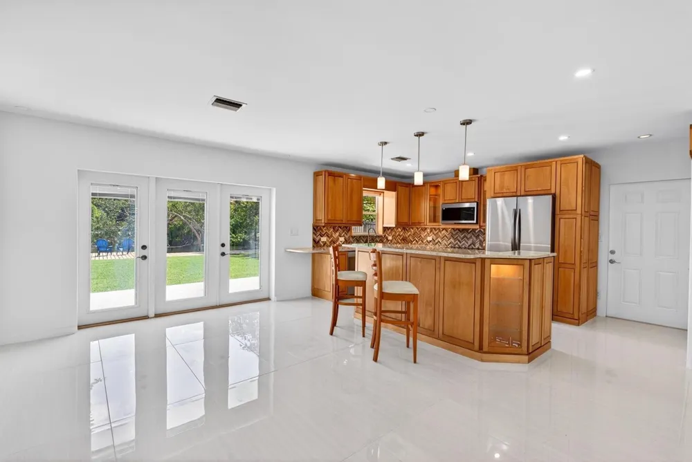648 NW 30th Court Wilton Manors, FL 33311