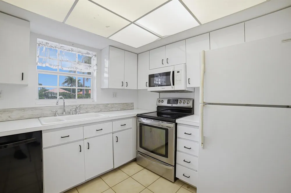 169 Atlantis Boulevard #205 Atlantis, FL 33462