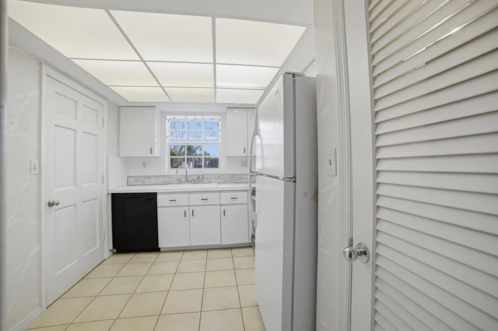 169 Atlantis Boulevard #205 Atlantis, FL 33462