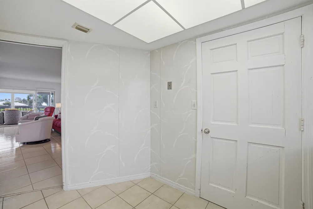 169 Atlantis Boulevard #205 Atlantis, FL 33462